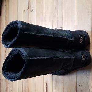 UGG tall classic boots size 8
